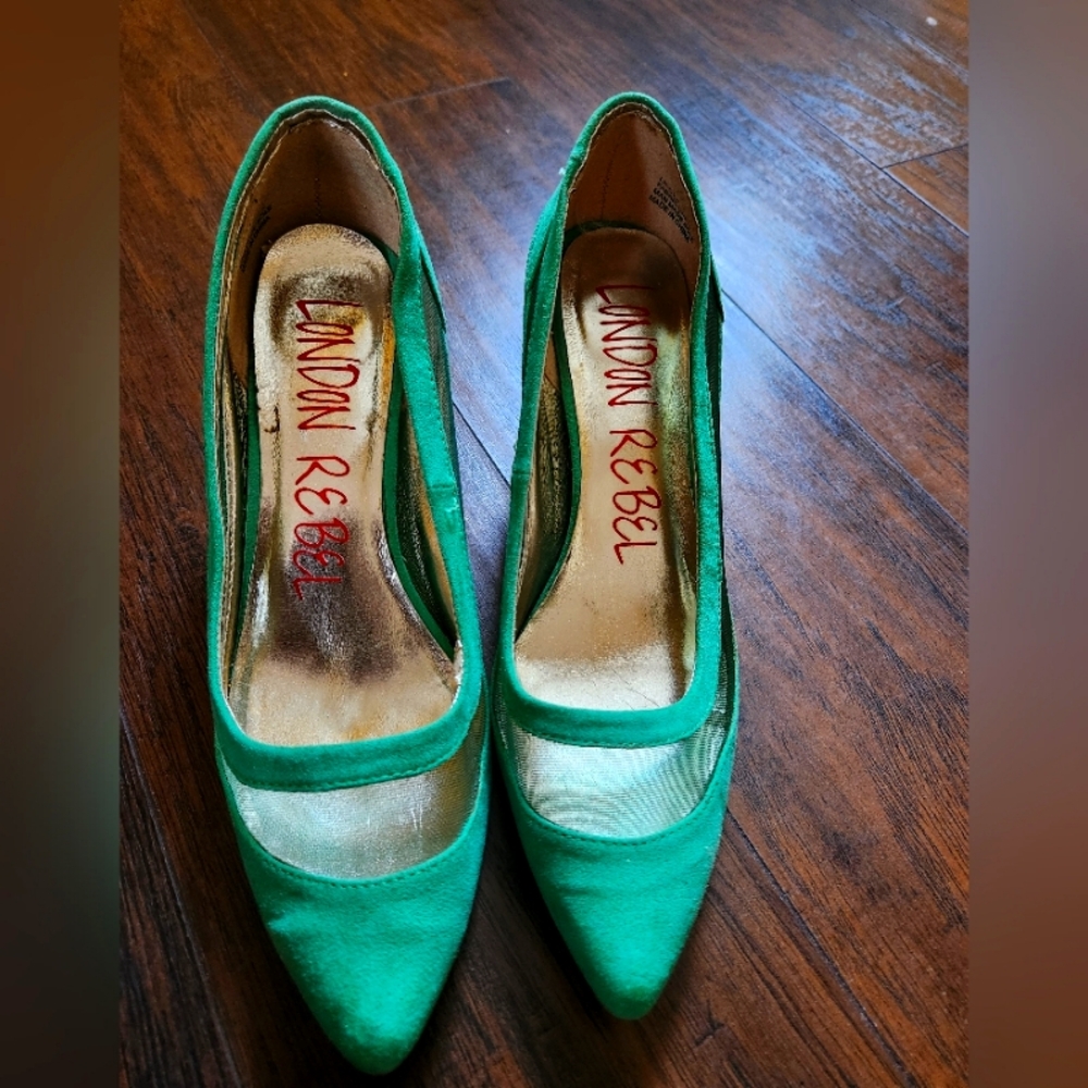 London Rebel Closed Toe Pointed Kitten Heel 👠 ♥️